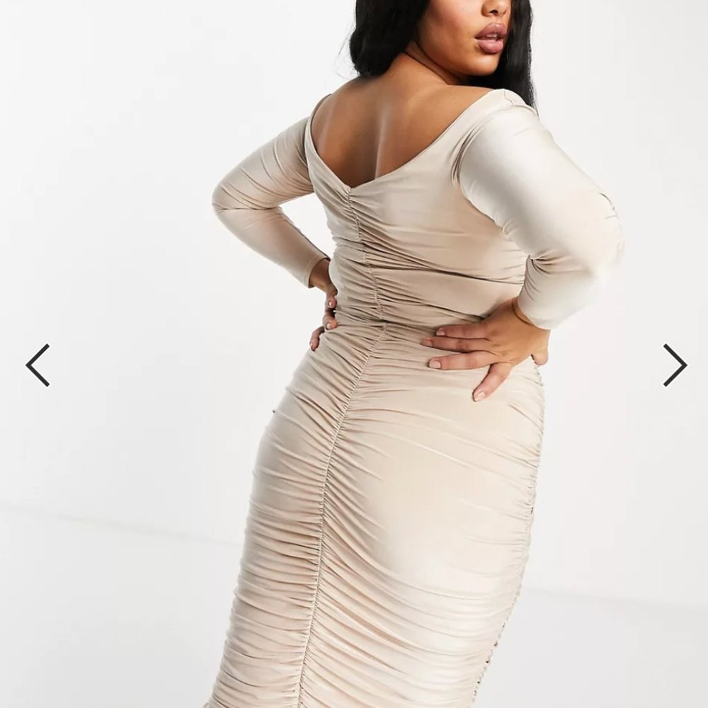 Club L London Plus sweetheart ruched midi dress - Picture 2 of 6